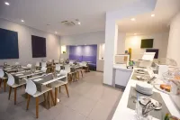 Executive Inn Boutique Hotel - breakfast