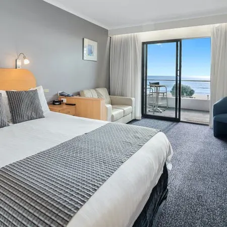 Beachfront Voyager Motor Inn