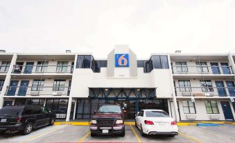 Studio 6 Houston, TX Medical Center NRG Stadium