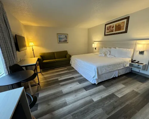Emerald Shores Hotel - Daytona Beach Отели рядом с достопримечательностью «Бич Стрит»
