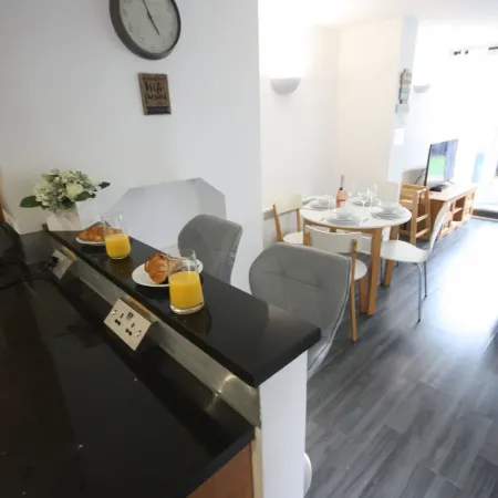 Bournemouth Hot Tub & Sauna Holiday Let
