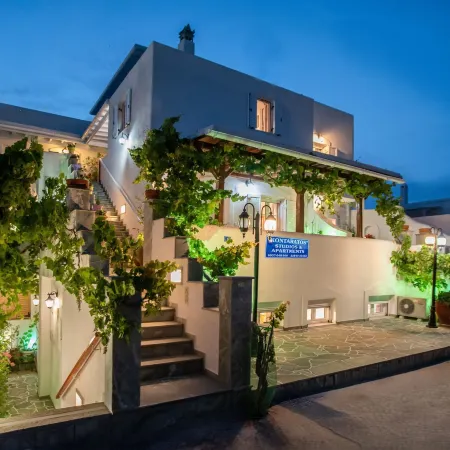 Kontaratos Studios & Apartments
