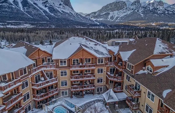 集團獵鷹峯山林小屋酒店