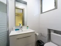 Dizengoff Inn Apartments Hotels near Gordon Beach