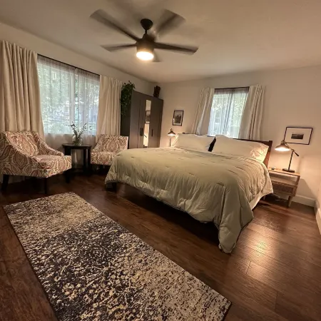 The Pines Inn and Cottages