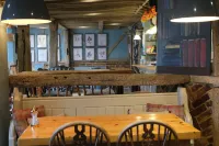 The Crown Inn Dial Post Hotel di Henfield