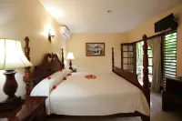 Negril Palms Hotels in Orange Bay