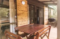 Bussells Bushland Cottages - parking