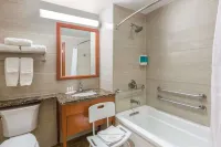 Ramada by Wyndham Flushing Queens - 3-Star