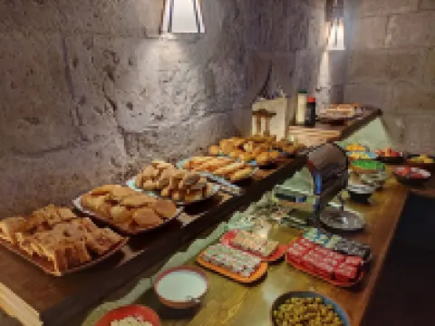 德偉希洞穴酒店