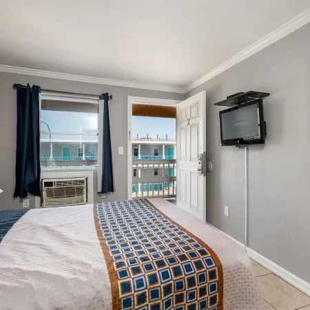 Boardwalk Hotel Charlee & Apartments Beach Hotel Oceanfront