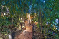 Hotel Villas Lirio Hotels near Tulemar