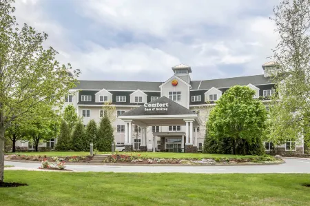 Comfort Inn & Suites Near Burke Mountain Отели в г. Райгейт