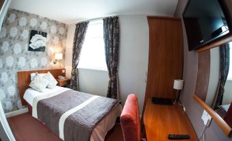 Thomas James Hotel