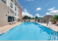 Holiday Inn Express & Suites San Antonio NW Near Seaworld Hotels in Helotes