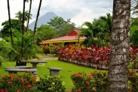 Hotel Arenal Country Inn Hotels near El Salto (Rope Swing)