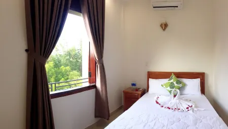 Canh Duong Motel Отели в г. Phu Loc