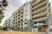 Glebe Park 41 Canberra City Act Hotels near St Matthew's Anglican Church, Wanniassa