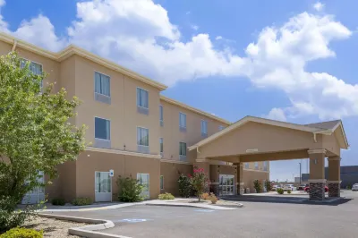 Quality Inn & Suites Carlsbad Caverns Area Hotels near Cavern City Air Terminal