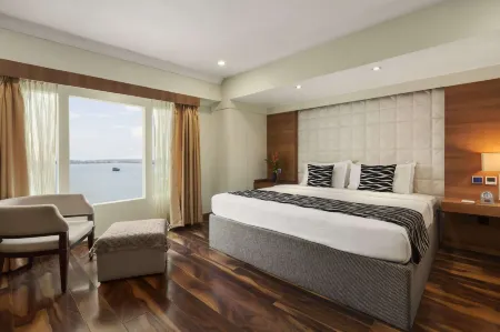 Ramada by Wyndham Alleppey Отели рядом с достопримечательностью «Кидангампарамбу Сри Буванесвари Темпл»