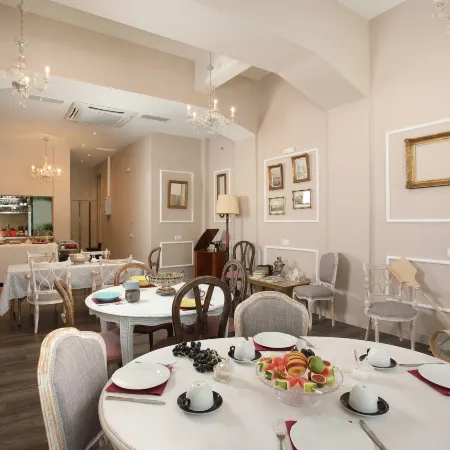 V1935 Luxurious Apartments Отели рядом с достопримечательностью «Синтагма»