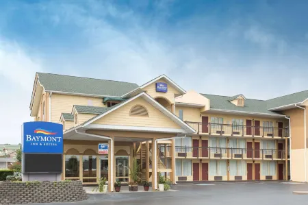 Baymont by Wyndham Sevierville Pigeon Forge Отели рядом с достопримечательностью «Уайлдернесс эт Смокис»