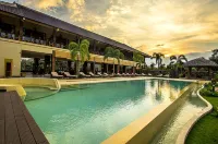 The Island Lodge - Pools