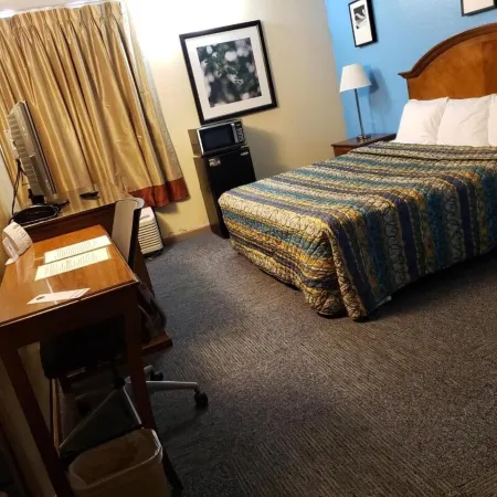 Red Carpet Inn-Macon