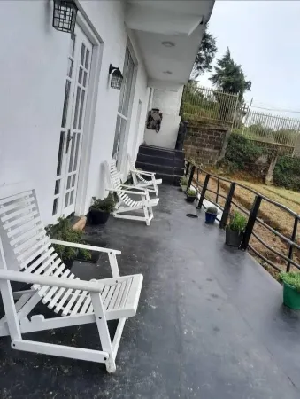 Shiny Cot Full Bungalow Отели в г. Район Нувара-Элия