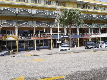 Royal Palm Suite Hotel Отели рядом с достопримечательностью «Dattatreya Temple and Hanuman Statue»