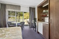 Amethyst Court Motor Lodge Hotels in Porirua