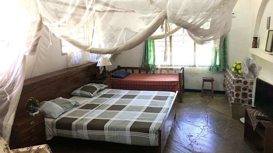 Tradewinds Lodge