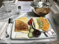 Relax Comfort Suites Hotel