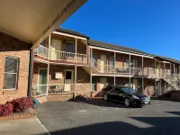 Cedar Lodge Motel Hotels near University of New England