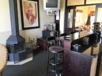 On the Cliff Guest House - bar