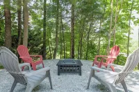 Rustic Chic Mountain Home 15 min from DT Asheville Bearwallow Mountain Trail附近的飯店