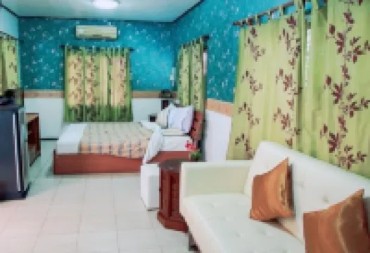 ห้วยขาแข้ง คันทรีโฮม รีสอร์ท