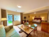 Hotel Bärenstüberl Отели рядом с достопримечательностью «Bayerische Seenschifffahrt am Koenigssee»
