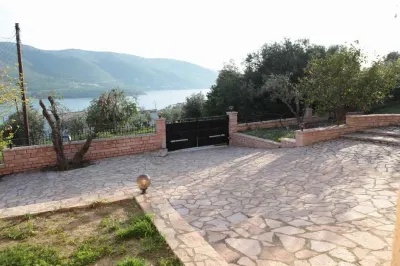 Almini2 Apartments Hotels in Plataria
