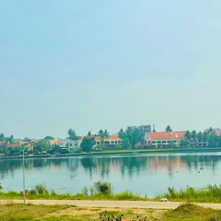 Thuong Da Riverside Homestay Отели рядом с достопримечательностью «Кантонский зал»