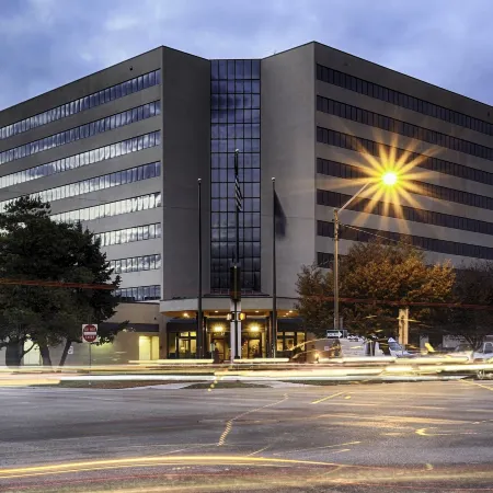 DoubleTree Suites by Hilton Salt Lake City Downtown Отели рядом со станцией Salt Lake City Amtrak Station