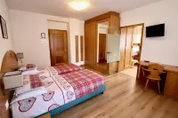 Hotel Pinzolo-Dolomiti - Airport Shuttle