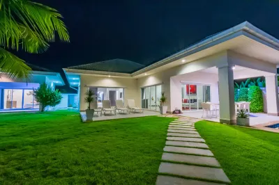Hua Hin Pool Villa with 4 Bedrooms L50 Отели в г. 