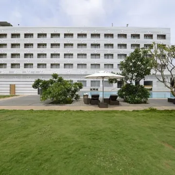 Hotel Naveen Lakeside