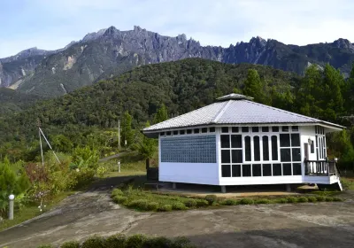 馬西勞山區度假屋 SDA Church Ranau附近的飯店