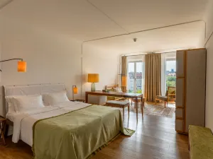 Louis Hotel
