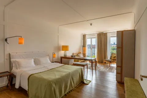Louis Hotel