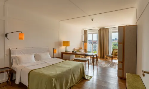 Louis Hotel