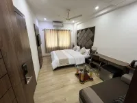 Hotel the Evergrand Palace Hotels in Rajkot