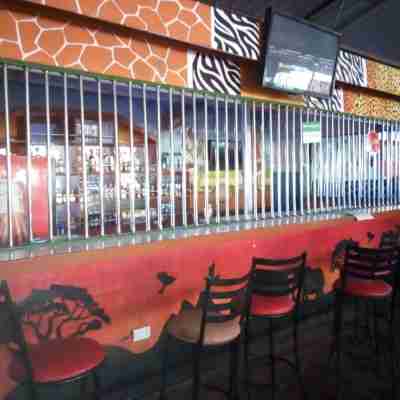 Summit Guest House & Grill Fitness & Recreational Facilities